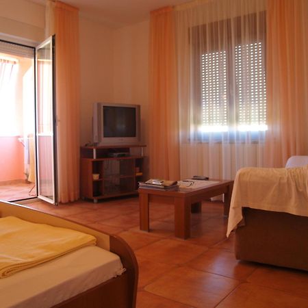 Barbat na Rabu Apartments Banic מראה חיצוני תמונה